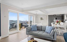 Kings Quay - Harbour Views, Wi-Fi, Parking